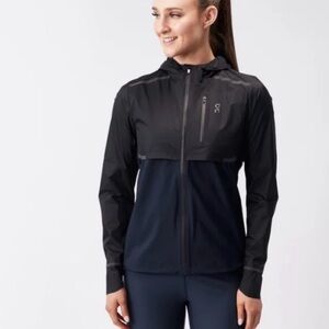 ON Women's Weather-Jacket Black Navy Size XSmall